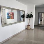 Luxury 3Br 2Ba Penthouse With Rooftop Pool
