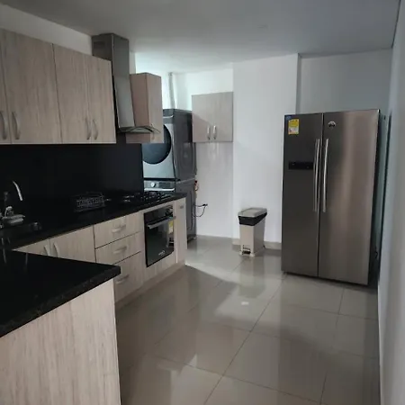Luxury 3br 2ba Penthouse With Rooftop Pool *