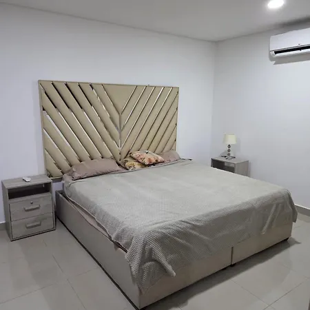 Luxury 3br 2ba Penthouse With Rooftop Pool